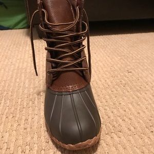 Duck boots never worn!